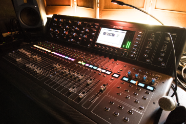 Old Lahaina Luau av equipment