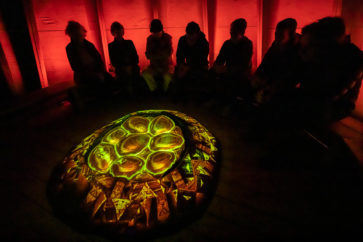 Projection interactive URA