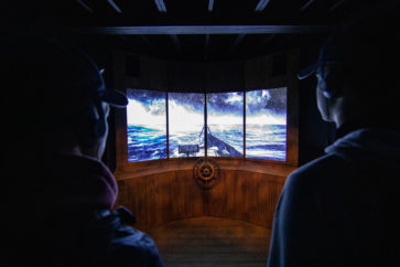 Ura - projection multimedia
