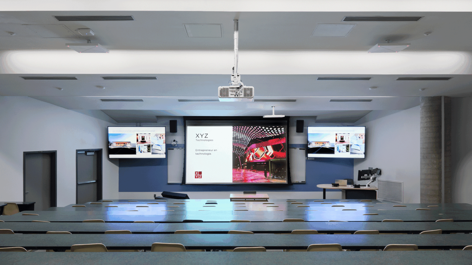 Amphitheater and bimodal classroom installation | XYZ Technologies