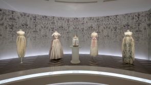 XYZ-Technologies_Christian-Dior-Designer-of dreams-exhibition-white-dresses