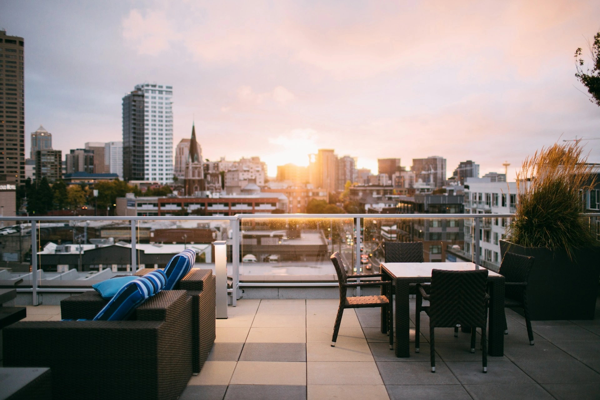 Terrasse sur le toit d’un immeuble à condo emménagé